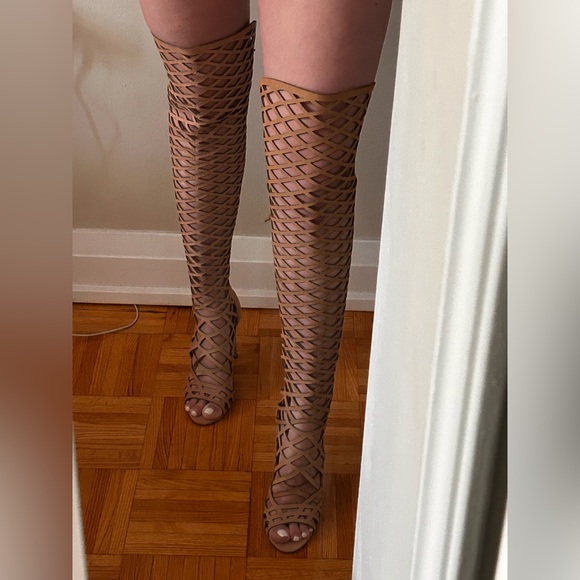 Vince Camuto New size 8 - Picture 1 of 5